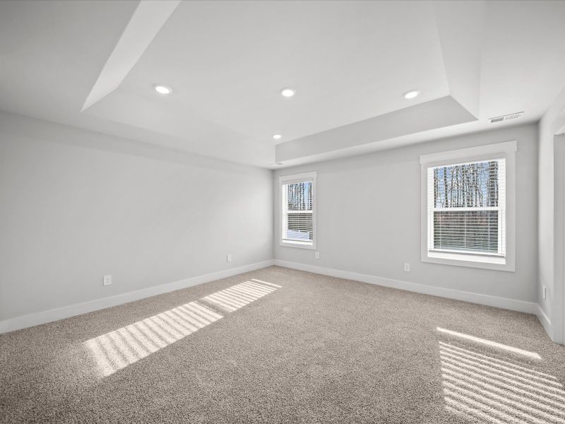 Spacious, unfurnished interior of a new home in Wexford Park, Fountain Inn (Image 17).