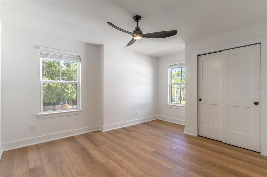 Spacious, unfurnished interior of a new home in , Orlando (Image 18).