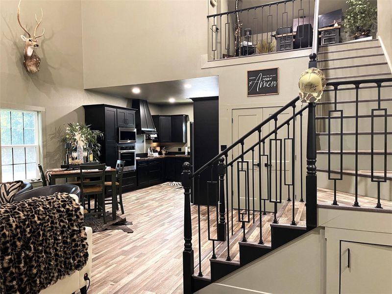 Furnished interior view inside a new home in , Groesbeck (Image 25).