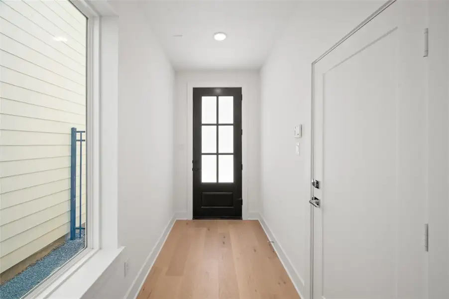 Spacious, unfurnished interior of a new home in , Houston (Image 22).