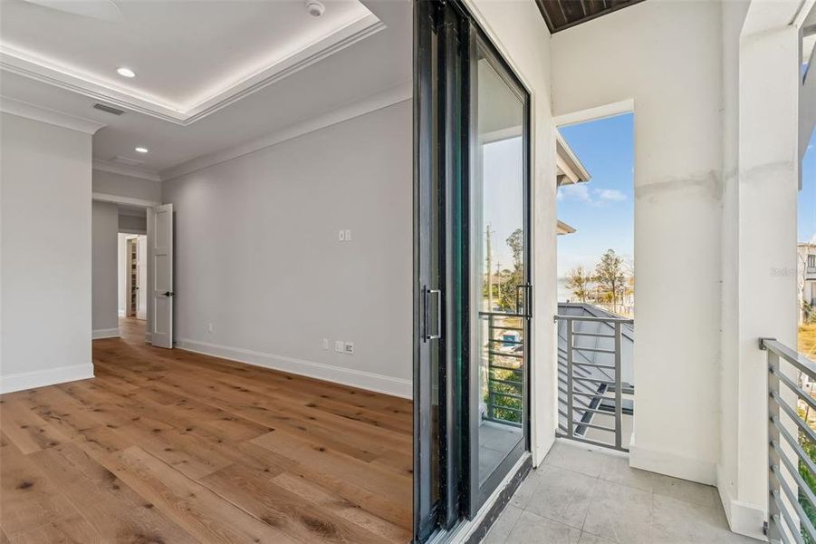 Spacious, unfurnished interior of a new home in , Tampa (Image 62).