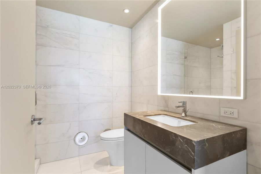 Furnished interior view inside a new home in Five Park, Miami Beach (Image 16).