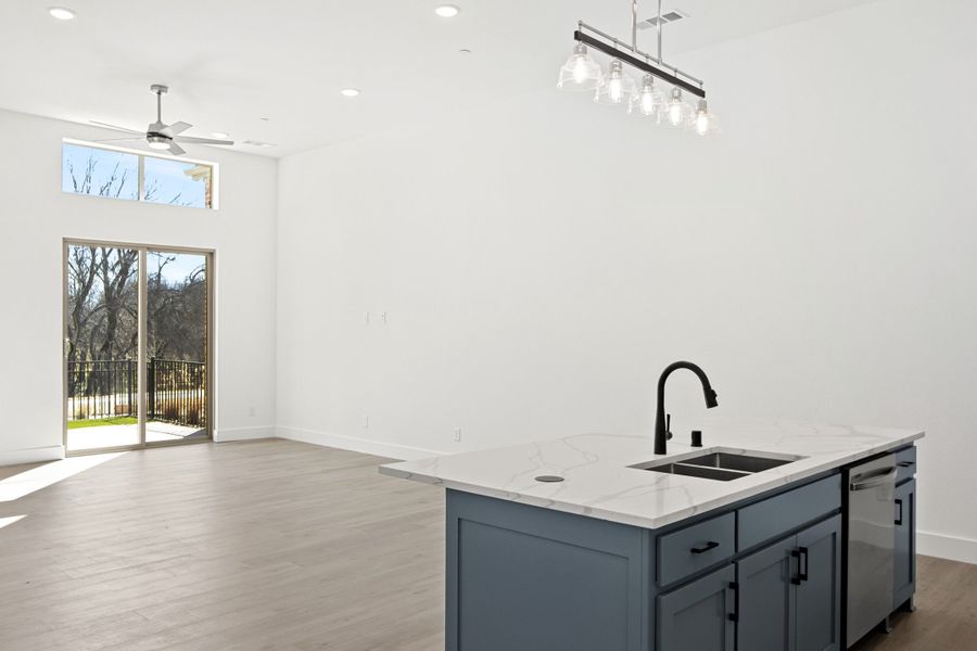 Image 41 of a home in Cottonwood Creek.