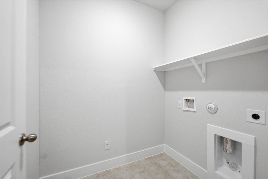 Spacious, unfurnished interior of a new home in Hunters Glen, Jarrell (Image 30).