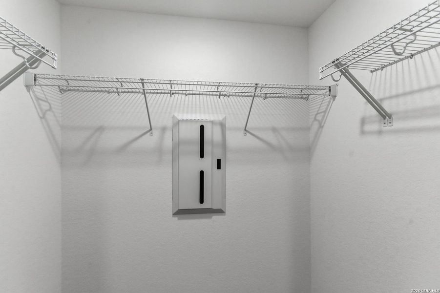 Spacious, unfurnished interior of a new home in Cinco Lakes, San Antonio (Image 21).