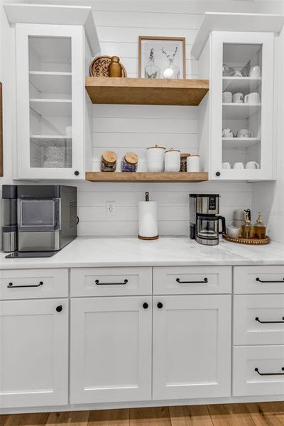 Furnished interior view inside a new home in , Arcadia (Image 53).