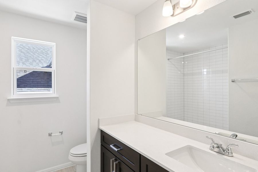 Furnished interior view inside a new home in Porter Country, Buda (Image 11).