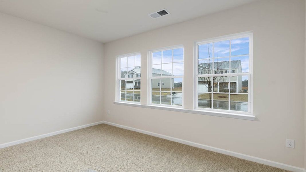 Spacious, unfurnished interior of a new home in Cambridge Park, Mebane (Image 13).