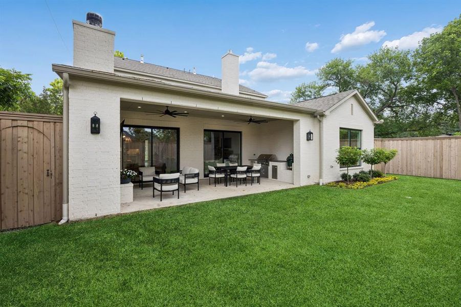 Exterior details and patio area of a home in , Dallas (Image 24).