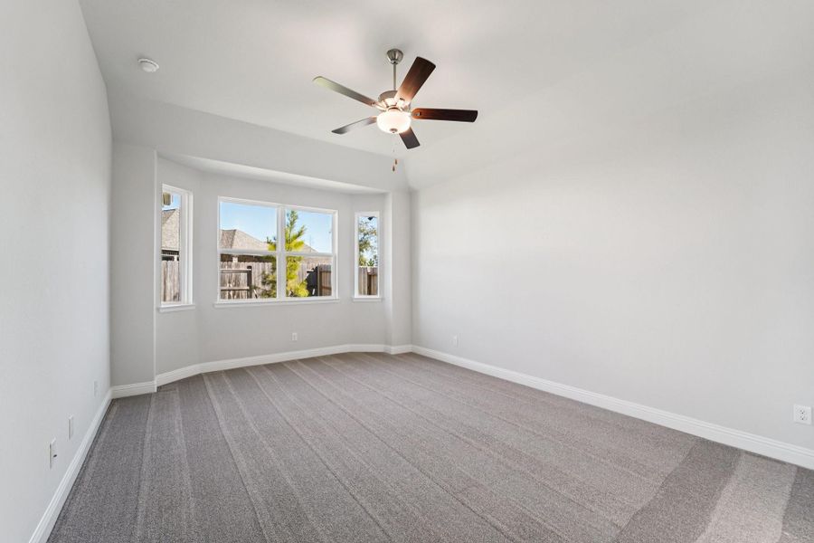 Spacious, unfurnished interior of a new home in Evergreen 40', Conroe (Image 33).