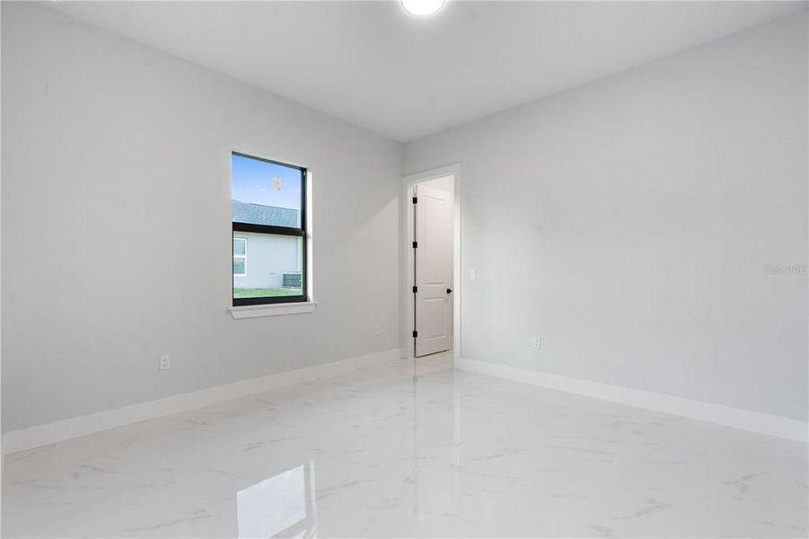 Spacious, unfurnished interior of a new home in , Weeki Wachee (Image 47).
