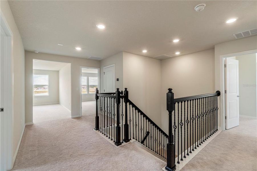 Spacious, unfurnished interior of a new home in , Orlando (Image 37).