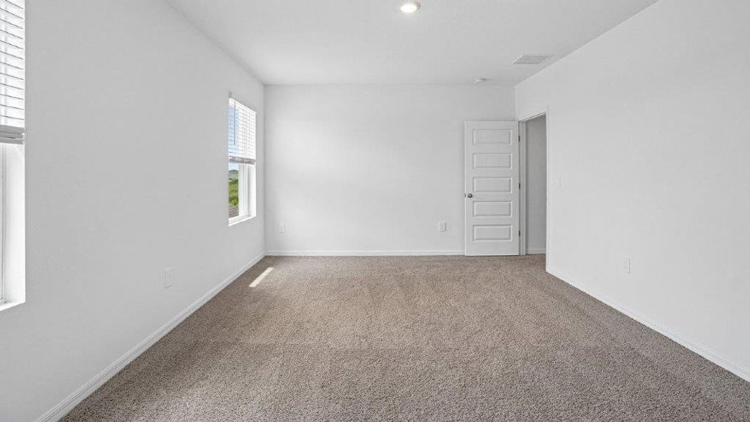 Representative unfurnished interior of a home built from the THE McKENNA by D.R. Horton in Summerlin at Hawthorne Ranch, Lakeland (Image 40).