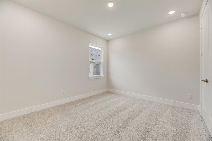 Spacious, unfurnished interior of a new home in Collin Creek, Plano (Image 20). Spacious, unfurnished interior of a new home in Collin Creek, Plano (Image 20).
