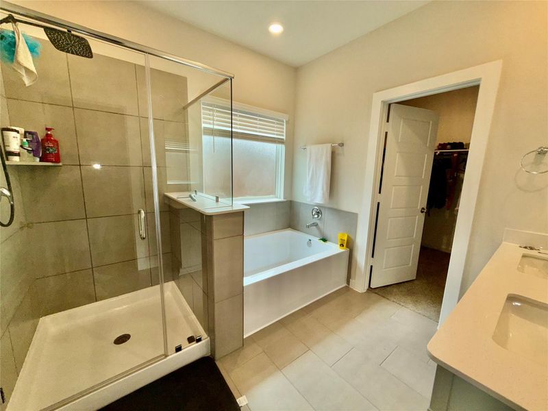 Furnished interior view inside a new home in Sundance Cove - Classic Series, Crosby (Image 24). Furnished interior view inside a new home in Sundance Cove - Classic Series, Crosby (Image 24).