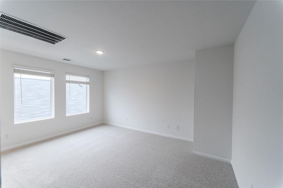 Spacious, unfurnished interior of a new home in Cool Water, Jarrell (Image 6).