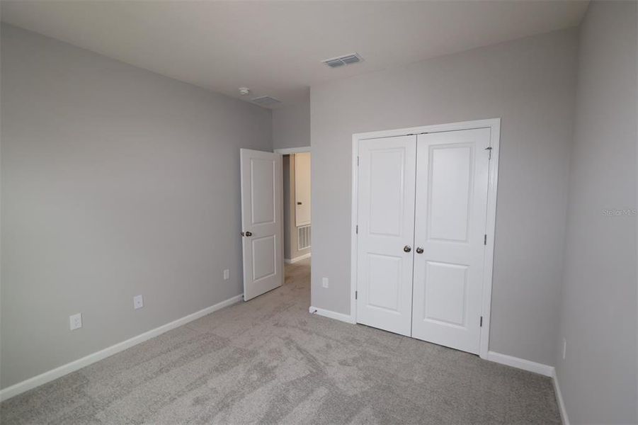 Spacious, unfurnished interior of a new home in Center Lake on the Park, St. Cloud (Image 40).