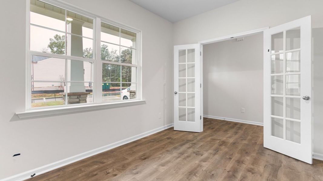 Spacious, unfurnished interior of a new home in Bryson Park, Lexington (Image 10).
