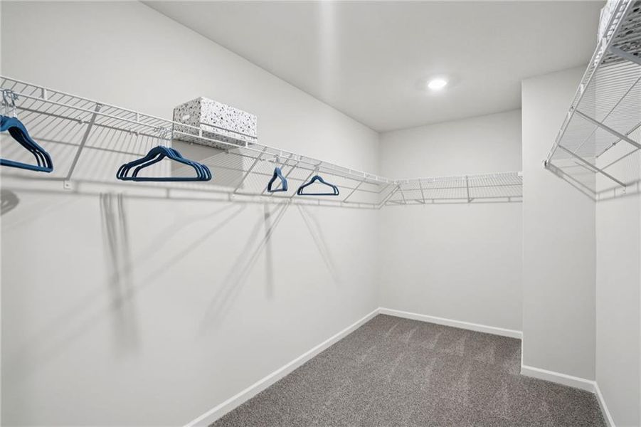 Spacious, unfurnished interior of a new home in Ivey Township, Dallas (Image 24).