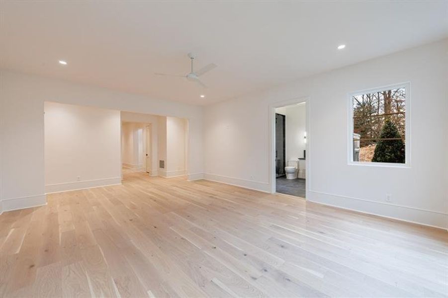 Spacious, unfurnished interior of a new home in , Atlanta (Image 128). Spacious, unfurnished interior of a new home in , Atlanta (Image 128).