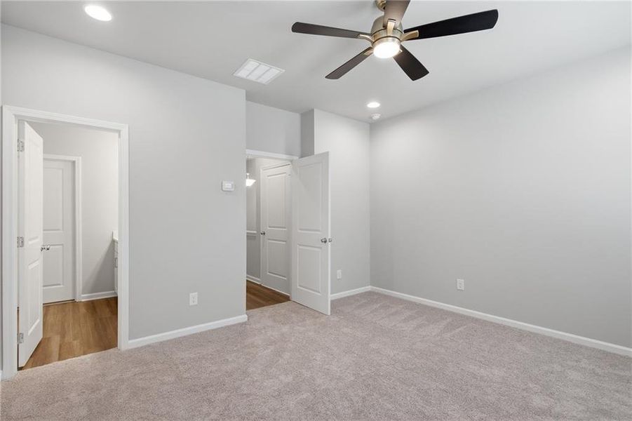Spacious, unfurnished interior of a new home in , Auburn (Image 20).