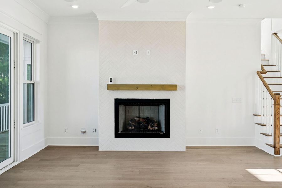 Spacious, unfurnished interior of a new home in Overlook at Copahee Sound, Awendaw (Image 28).