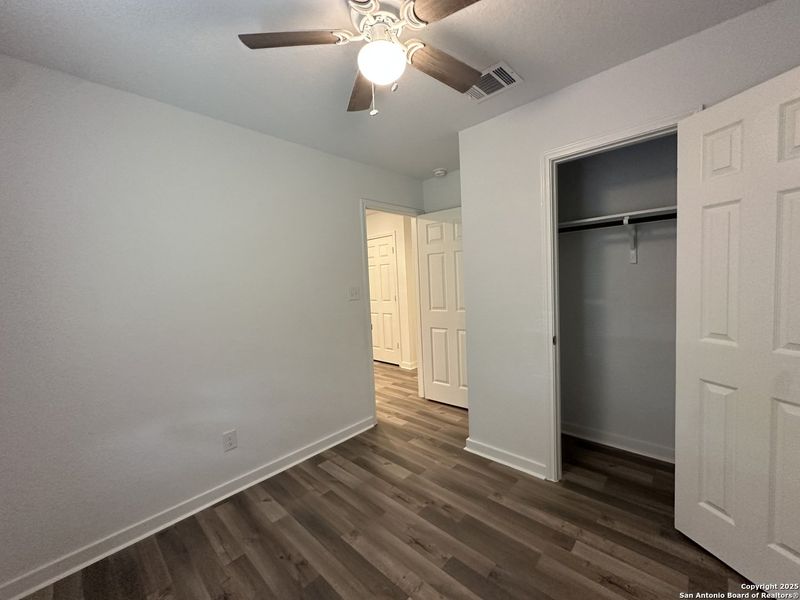 Spacious, unfurnished interior of a new home in , San Antonio (Image 6).