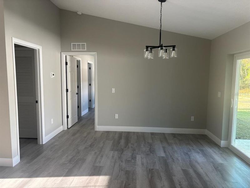 Spacious, unfurnished interior of a new home in , Dunnellon (Image 28).