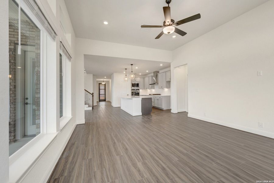 Spacious, unfurnished interior of a new home in Davis Ranch 50', San Antonio (Image 16).