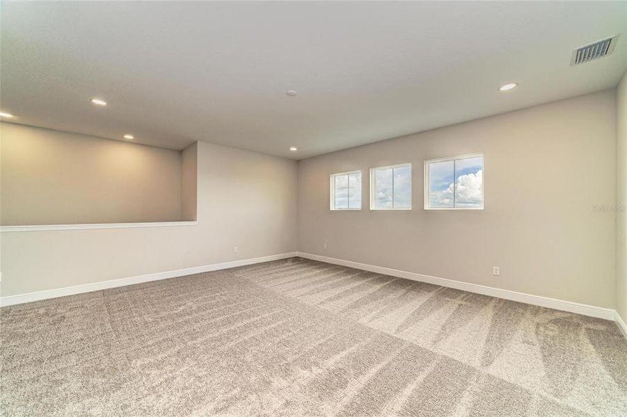Spacious, unfurnished interior of a new home in North River Ranch, Parrish (Image 38).