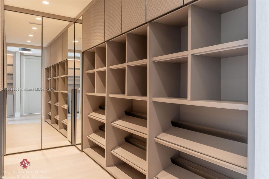 Image 19 of a home in The Estates at Acqualina.