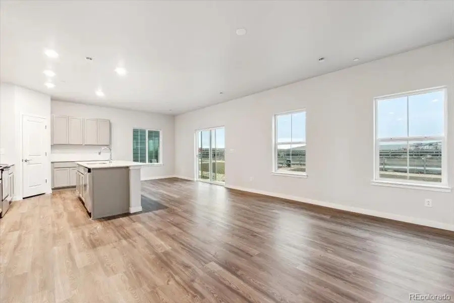 Spacious, unfurnished interior of a new home in Legato, Commerce City (Image 24).