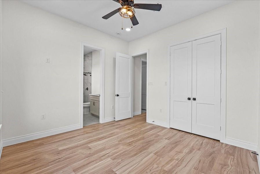 Spacious, unfurnished interior of a new home in , Angleton (Image 23).