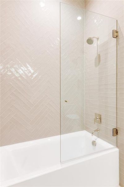 Image 36 of a home in .