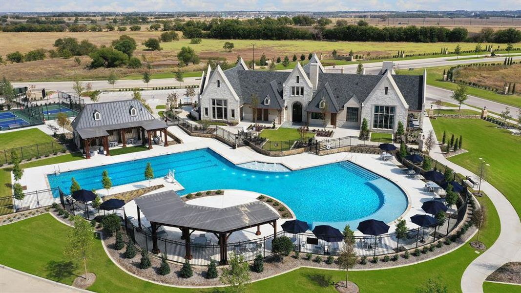 Community amenities in Cambridge Crossing, Celina (Image 11).