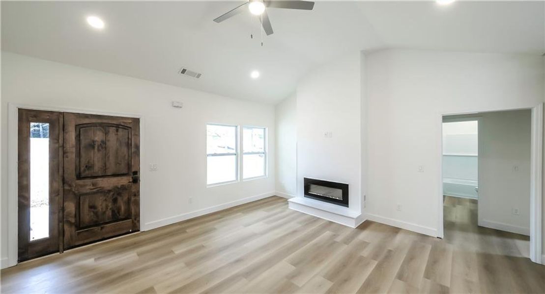 Spacious, unfurnished interior of a new home in , Carrollton (Image 20).