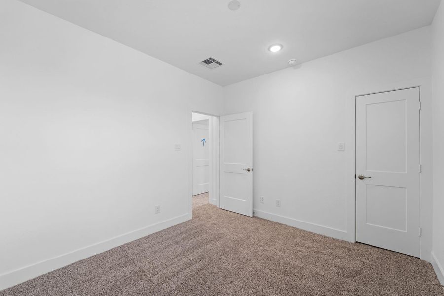 Spacious, unfurnished interior of a new home in Meridiana, Iowa Colony (Image 29). Spacious, unfurnished interior of a new home in Meridiana, Iowa Colony (Image 29).