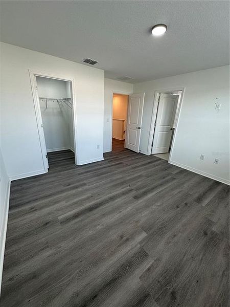 Spacious, unfurnished interior of a new home in Edgestone at Artisan Lakes, Palmetto (Image 19).