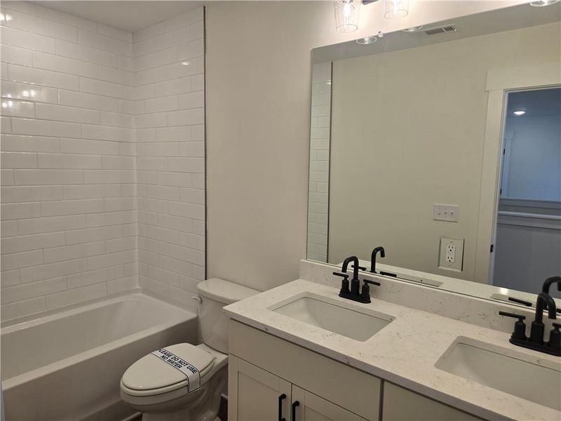 Furnished interior view inside a new home in Twin Lakes, Hoschton (Image 5). Furnished interior view inside a new home in Twin Lakes, Hoschton (Image 5).