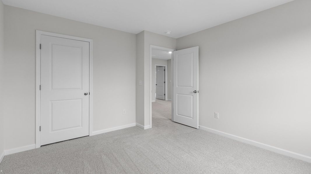 Spacious, unfurnished interior of a new home in Country Creek, Lexington (Image 22).