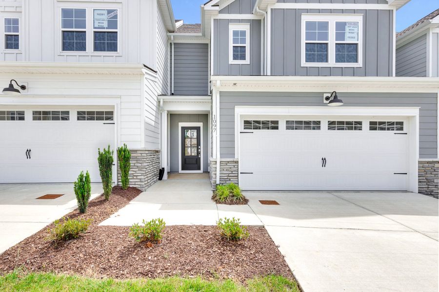 Exterior details and patio area of a home in Harvest Point, Spring Hill (Image 3).