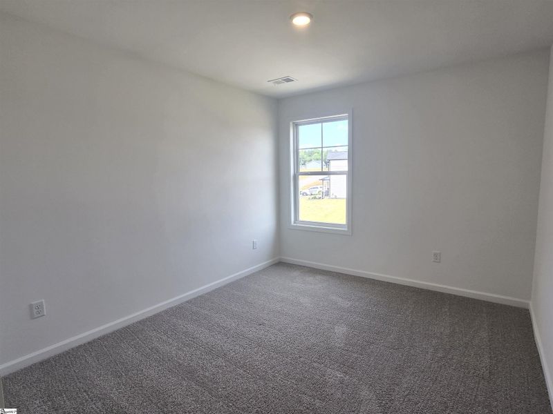 Spacious, unfurnished interior of a new home in Shiloh Trail, Wellford (Image 27).
