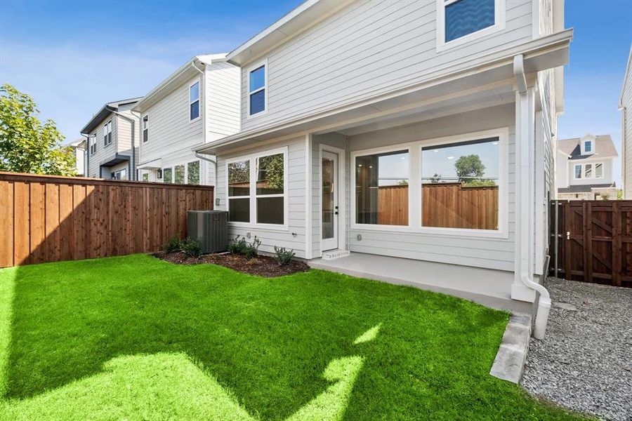 Front exterior of a new home in Greenville Heights, Dallas, TX, highlighting curb appeal (Image 23).