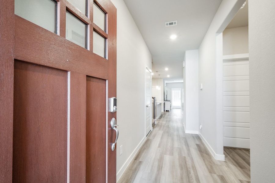 Spacious, unfurnished interior of a new home in Heights of Barbers Hill, Baytown (Image 20).