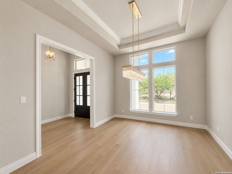 Spacious, unfurnished interior of a new home in , Canyon Lake (Image 13).
