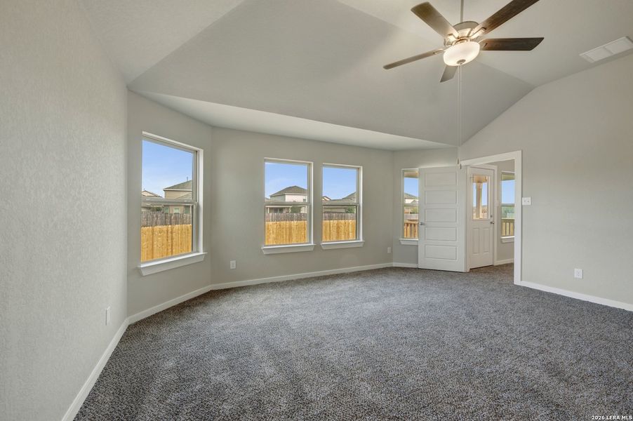 Spacious, unfurnished interior of a new home in Winding Brook, San Antonio (Image 30).