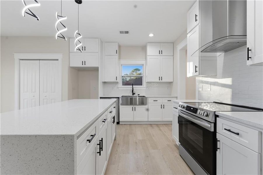 Furnished interior view inside a new home in , Conyers (Image 12).