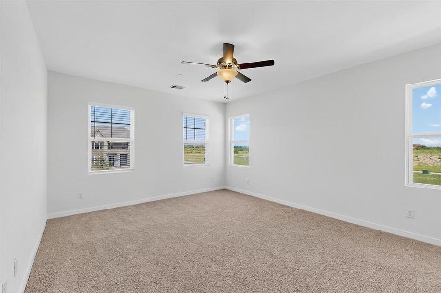 Spacious, unfurnished interior of a new home in , Mesquite (Image 22).