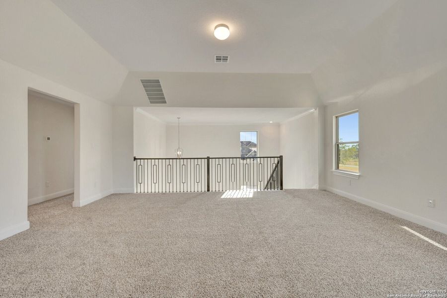 Spacious, unfurnished interior of a new home in Preserve at Annabelle Ranch, San Antonio (Image 26).