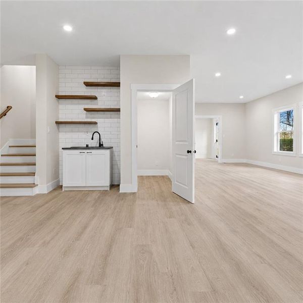 Spacious, unfurnished interior of a new home in , Mableton (Image 12).